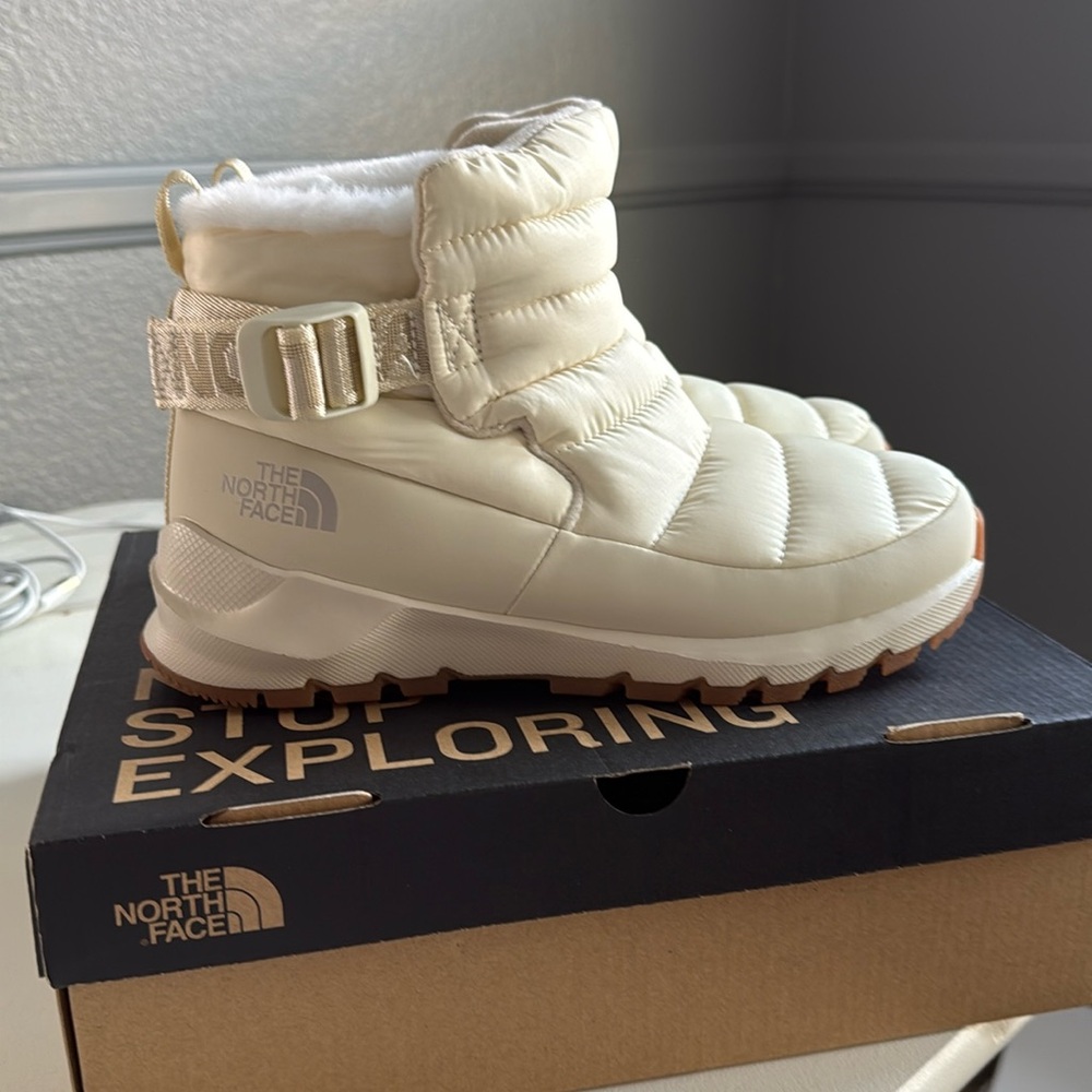 The North Face Thermoball Pull-On Boots